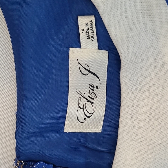 Eliza J Shift Dress (14) - Picture 7 of 11